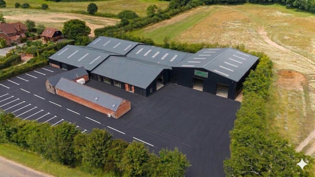 Main image of property: Castlehill Farm, Flexford Road, North Baddesley, Southampton, Hampshire, SO52 9DF