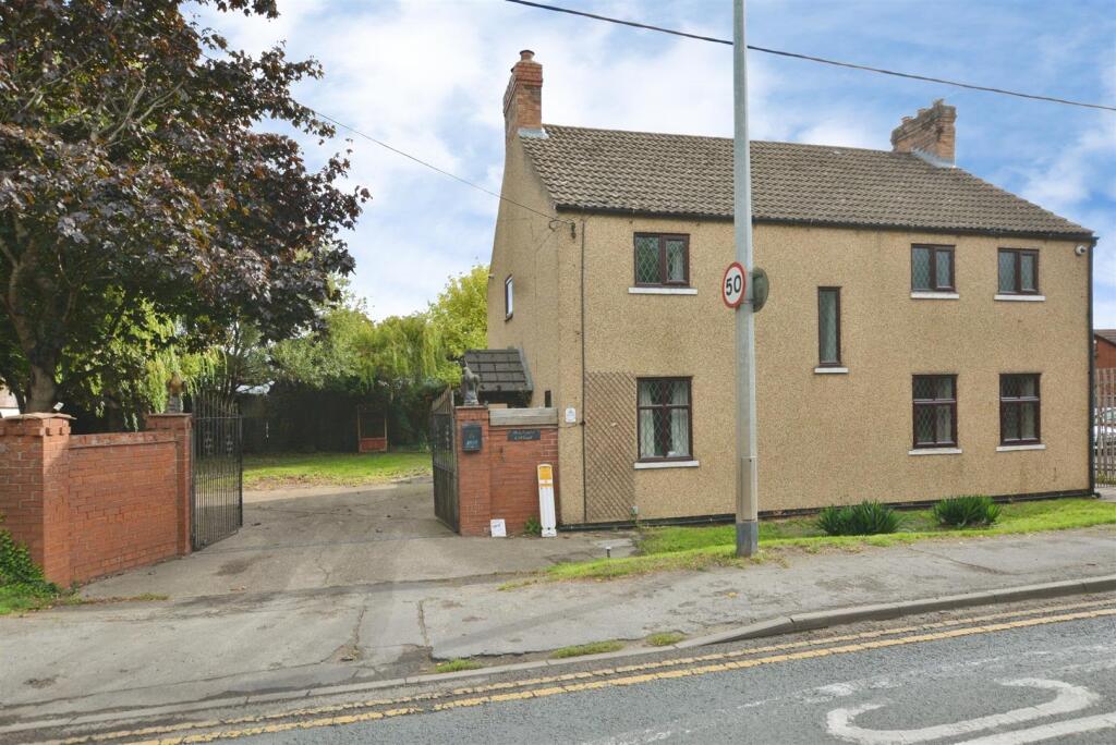 Main image of property: Scotter Road South, Scunthorpe