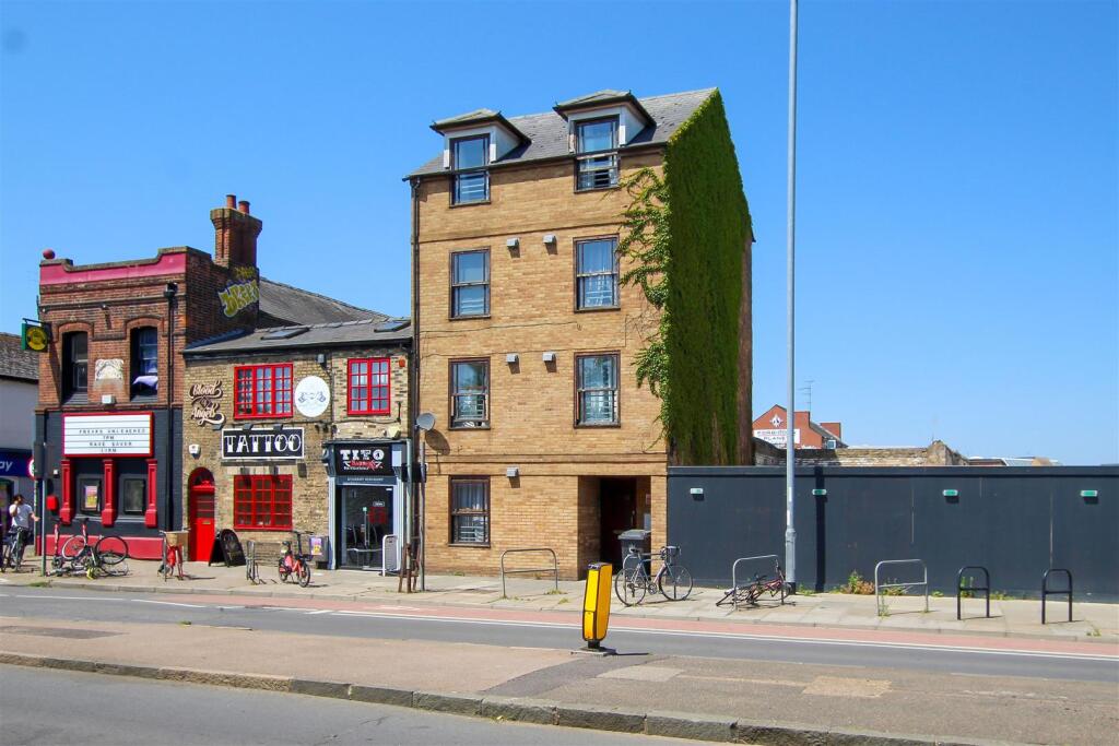 Main image of property: Room 5, East Road, Cambridge