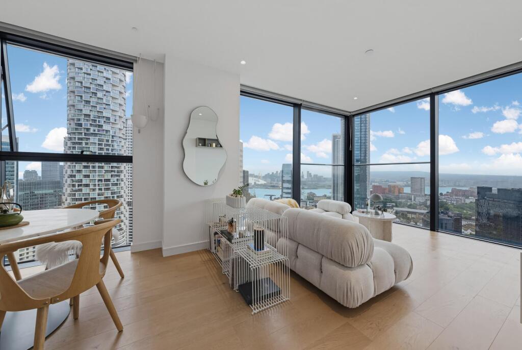 Main image of property: Hampton Tower, 75 Marsh Wall, London , E14 