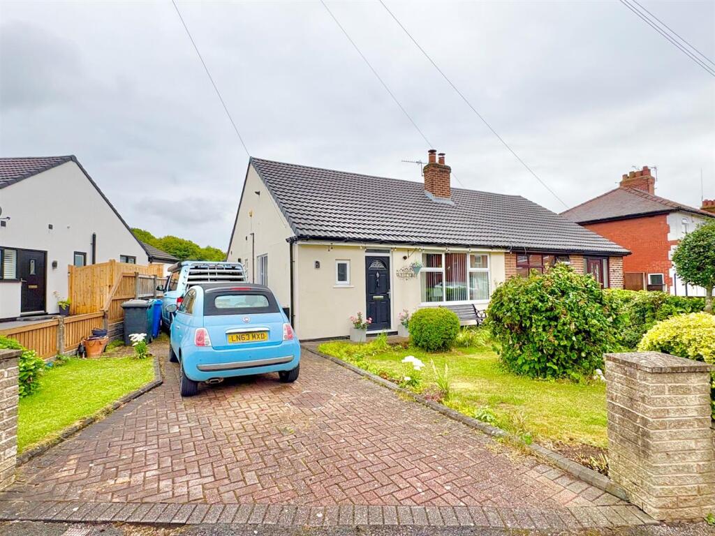 Main image of property: Hendon Street, Leigh