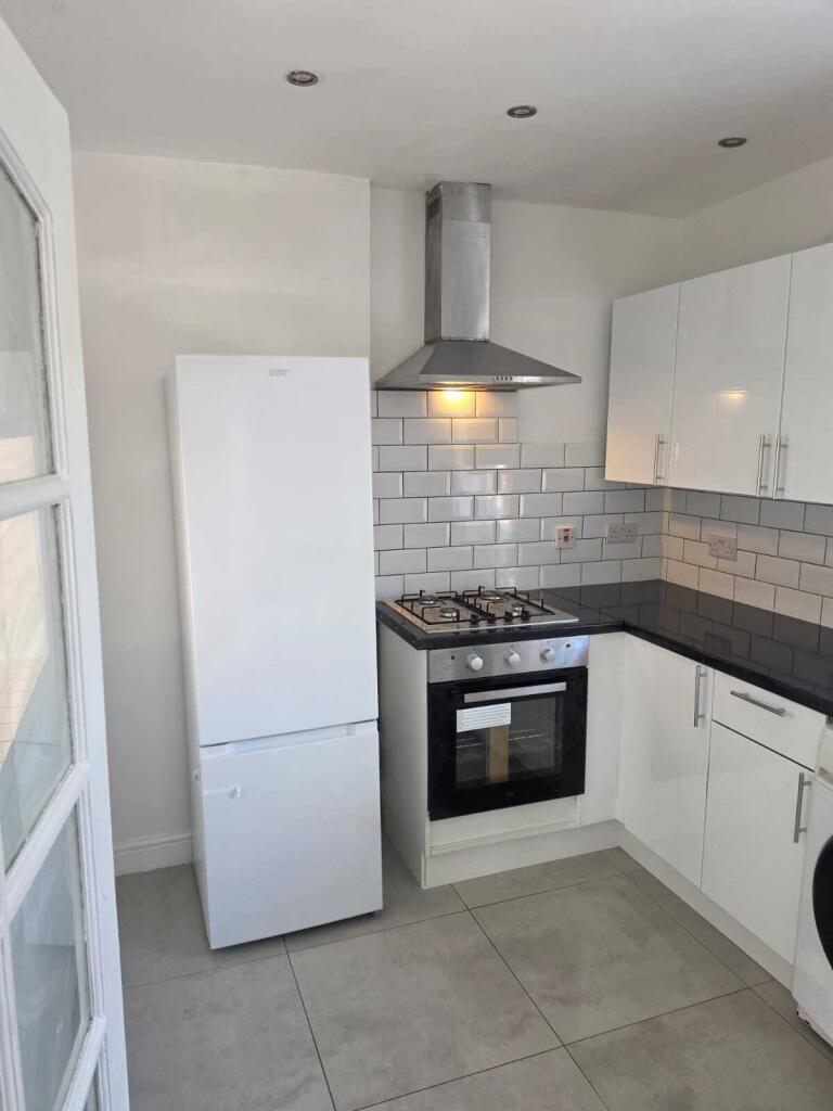 Main image of property: St. Andrews Way, Cippenham, Berkshire, SL1 5NP
