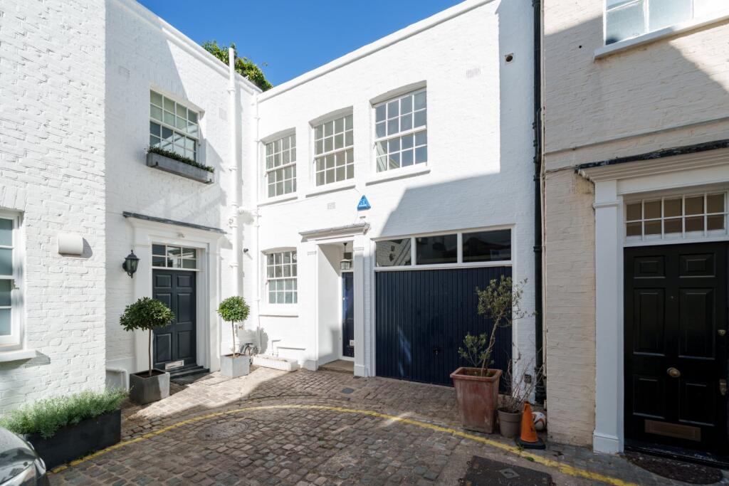 Main image of property: Queen's Gate Mews, South Kensington, London, SW7