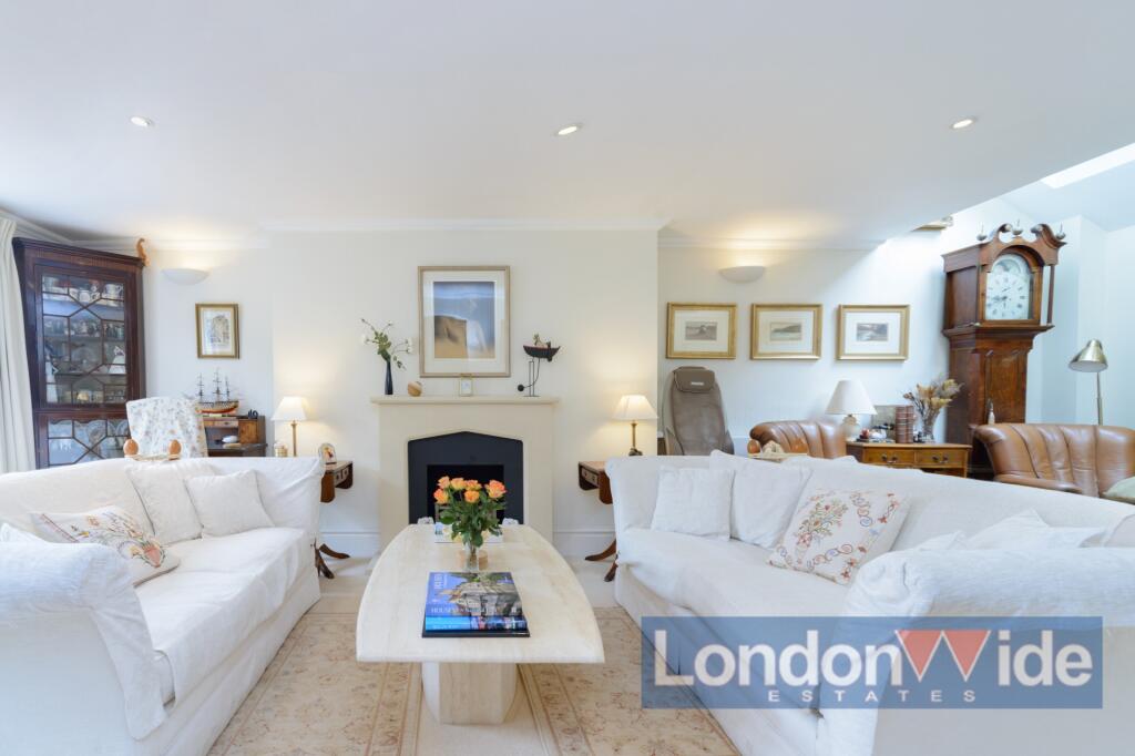 Main image of property: Elnathan Mews, Lilttle Venice, W9