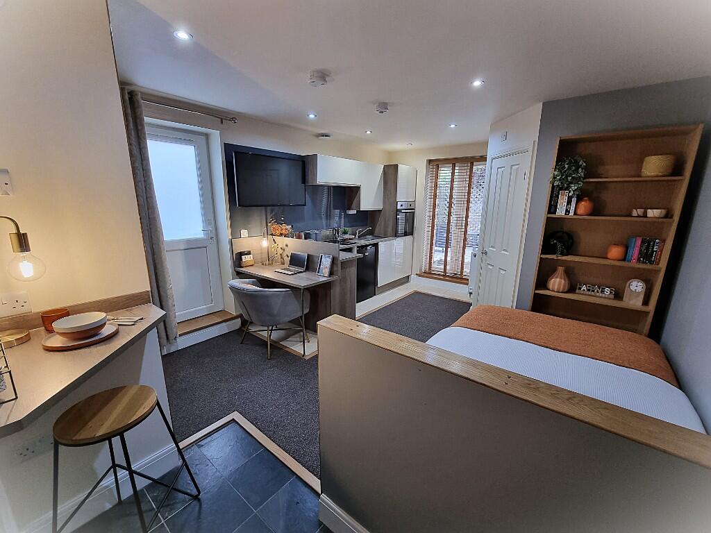Main image of property: West Parade, Lincoln, LN1 (Bond Housing Studio with Bills and Council Tax included) Available November 2026 