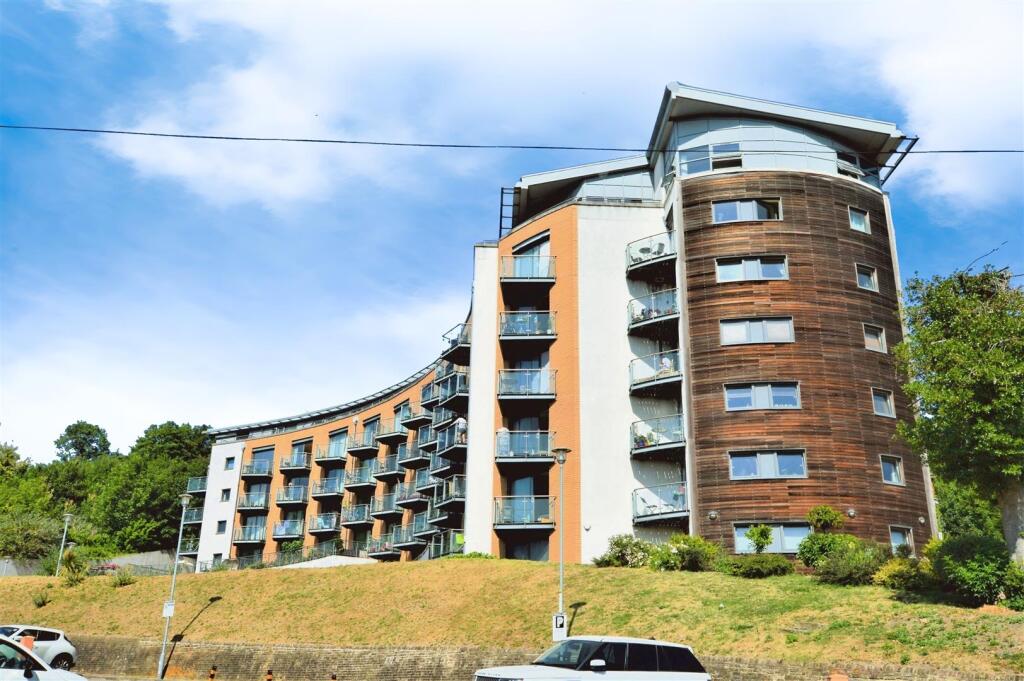 Main image of property: The Eye, Chatham