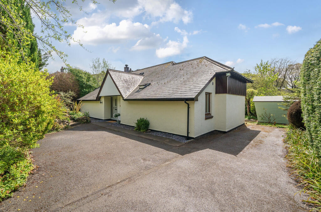 Main image of property: Leckhampton Hill, Cheltenham, Gloucestershire
