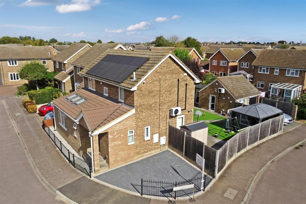 Main image of property: Kittiwake Close, Biggleswade