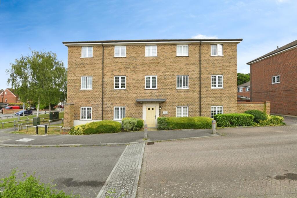 Main image of property: Porters Field, Braintree