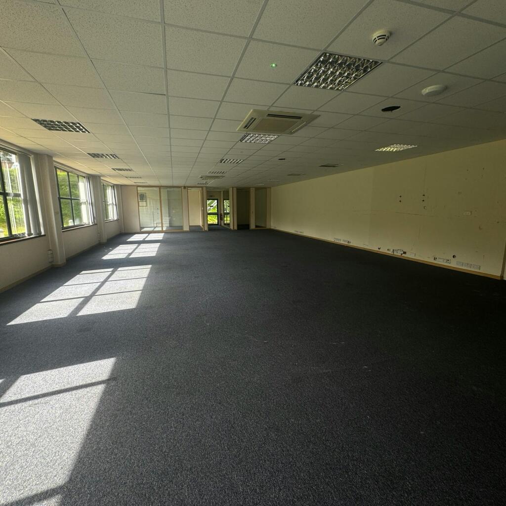 vantage point office 3.jpg