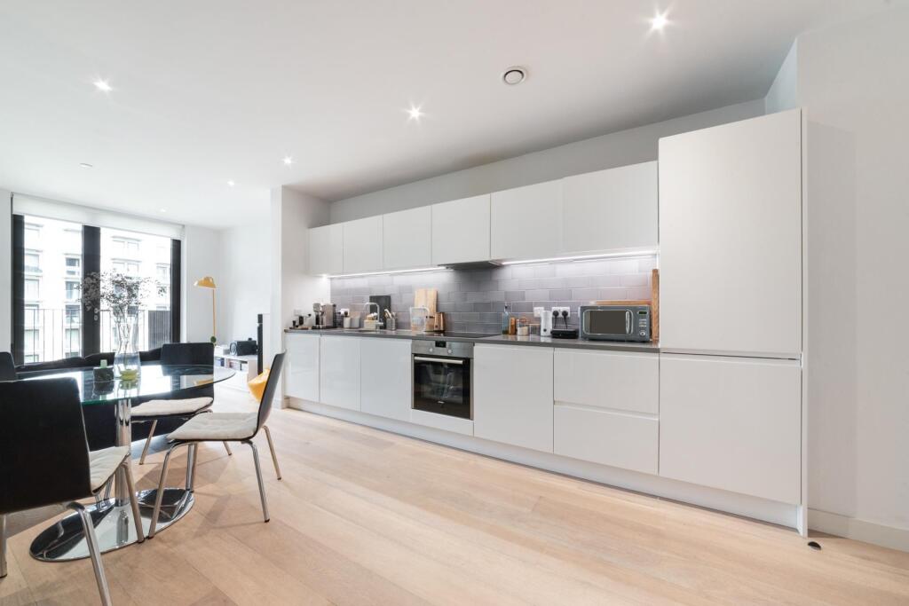 Main image of property: Masthead House, Royal Wharf, E16
