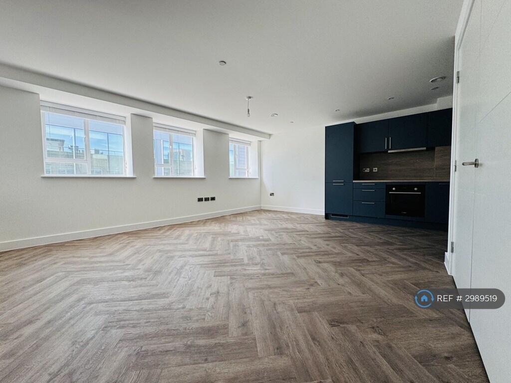 Main image of property: Fountain Court, Birmingham, B4