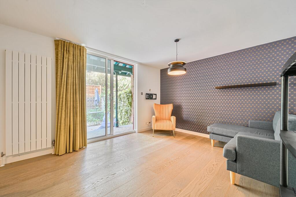 Main image of property: Bridgeport Place, Wapping, E1W