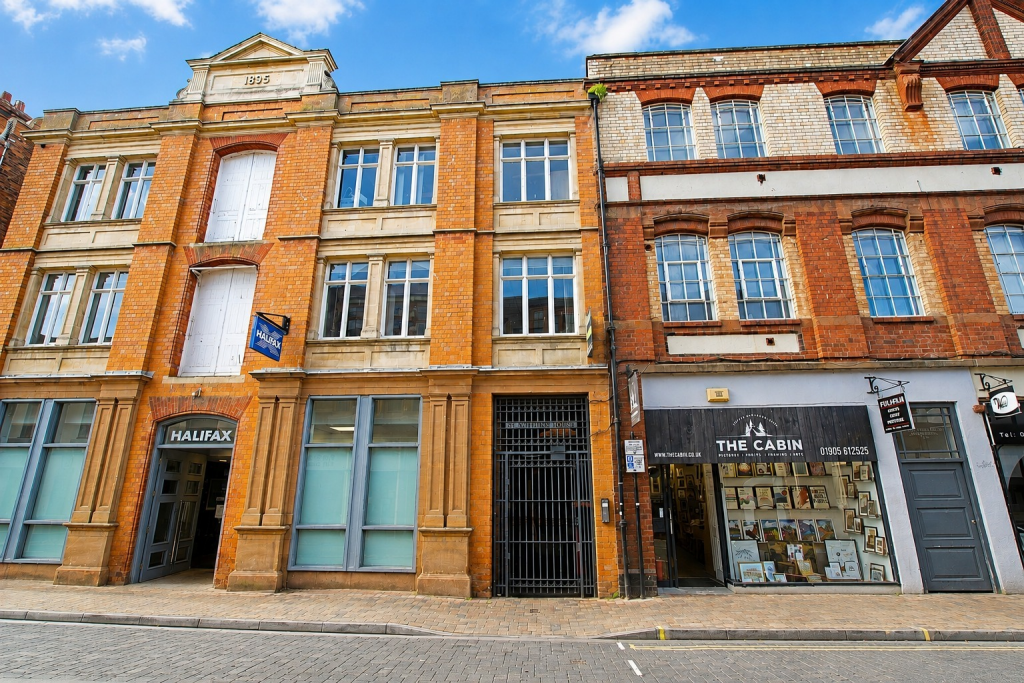 Main image of property: Avail Now! - 3 Ensuite Rooms -St. Swithins House, Trinity Street, Worcester