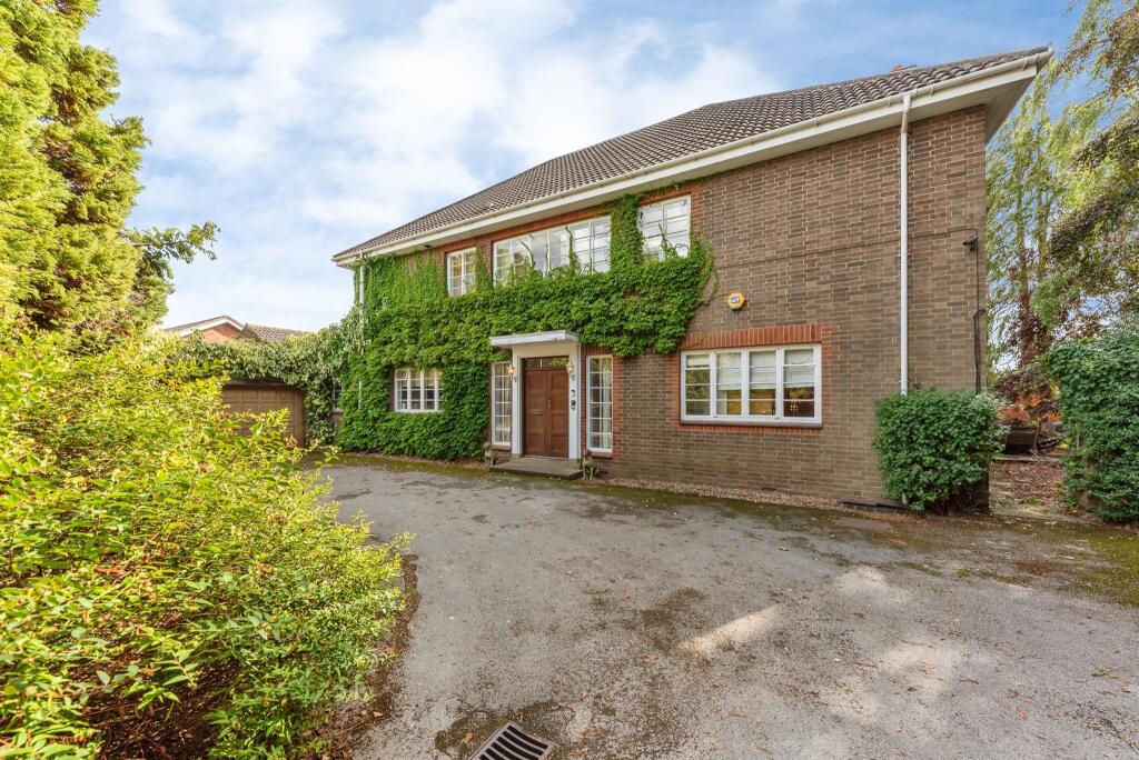Main image of property: Barrowby Road, Grantham