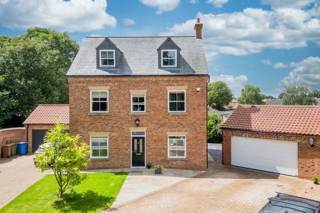 Main image of property: 3 Foresters Court, Snaith, DN14 9QX
