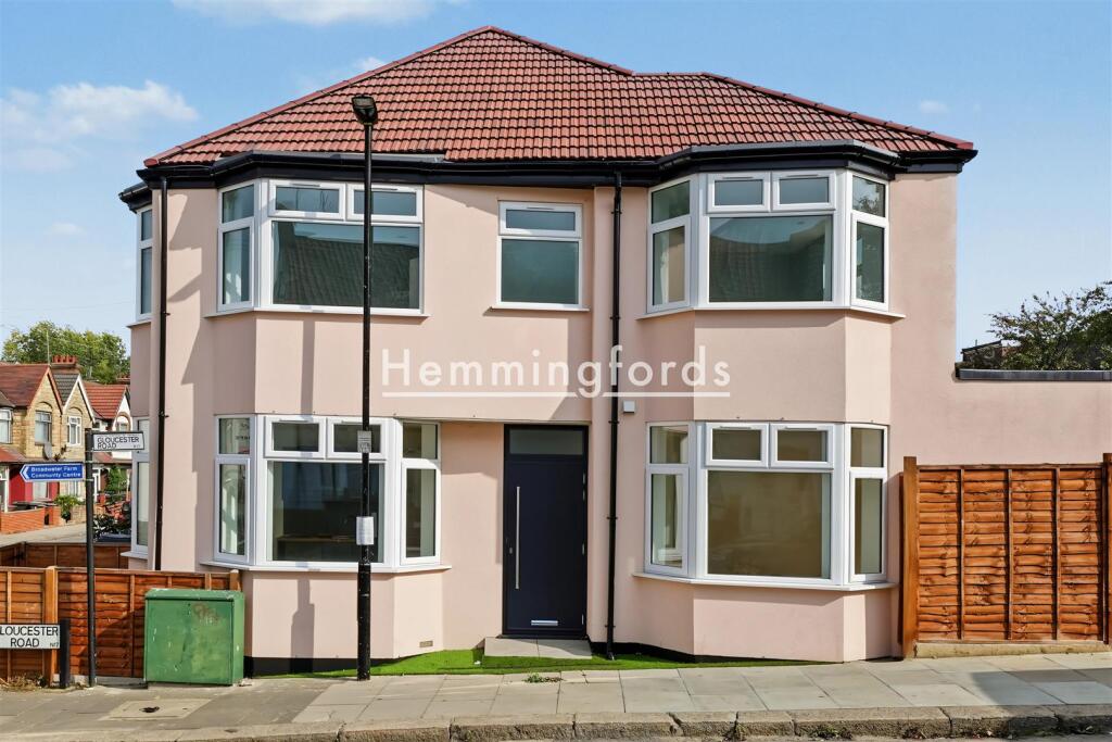 Main image of property: The Avenue, London, N17