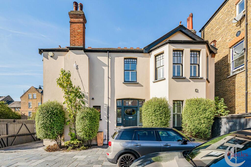 Main image of property: Ferme Park Road, N8