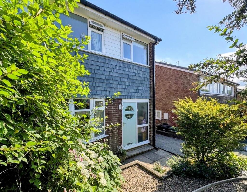 Main image of property: Temple Avenue, Halton, Leeds