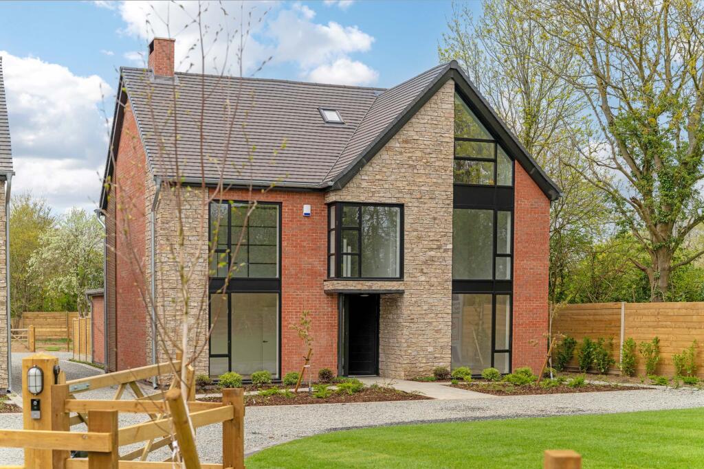 Main image of property: Southam Road, Dunchurch