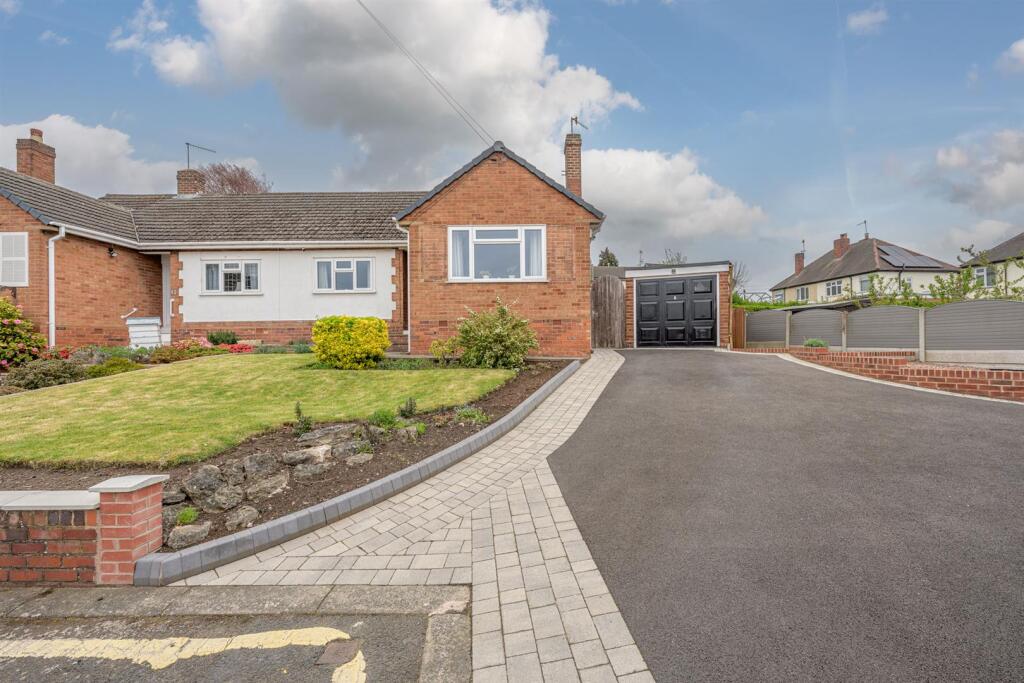 Main image of property: Oakfield Close, Stourbridge, DY8 4BE