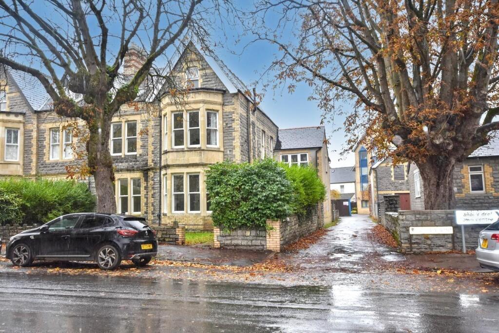 Main image of property: First Floor Apartment (Rear), 13, Victoria Road, Penarth, Vale of Glamorgan CF64 3EG
