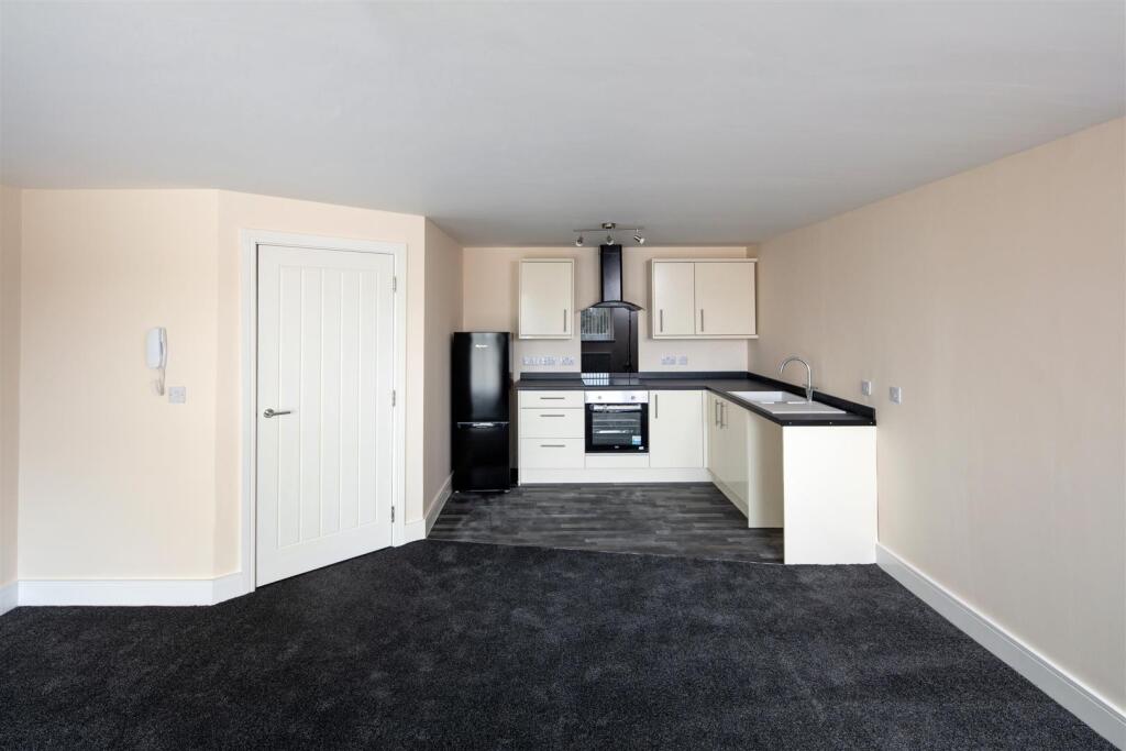 Main image of property: Beverley Road, Hull, HU3 1YA