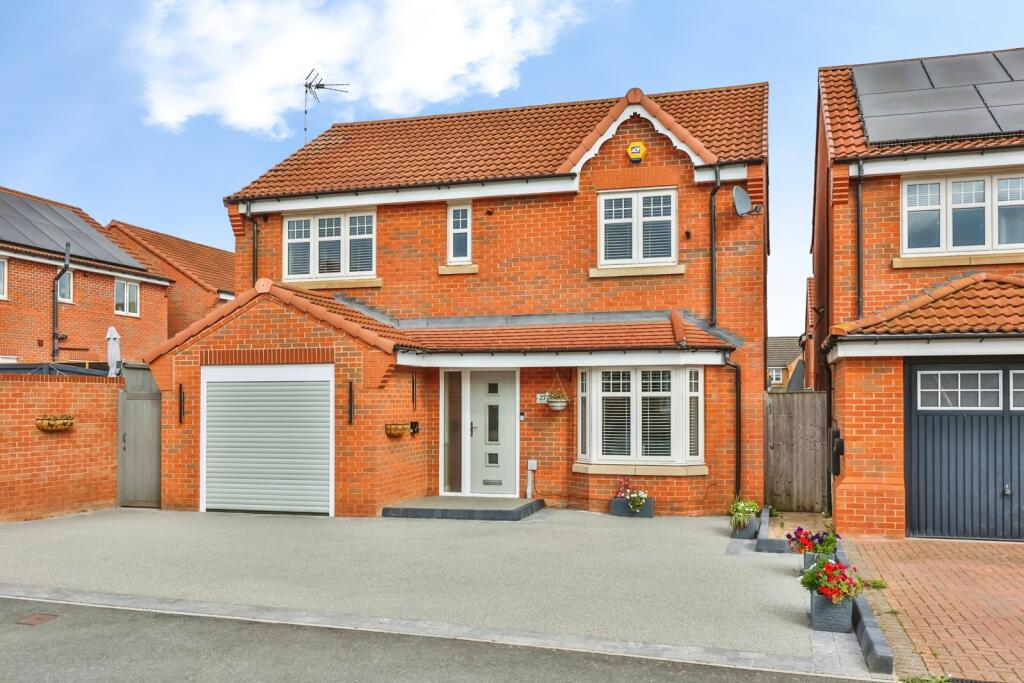 Main image of property: Canberra Crescent, Hucknall, Nottingham, Nottinghamshire, NG15