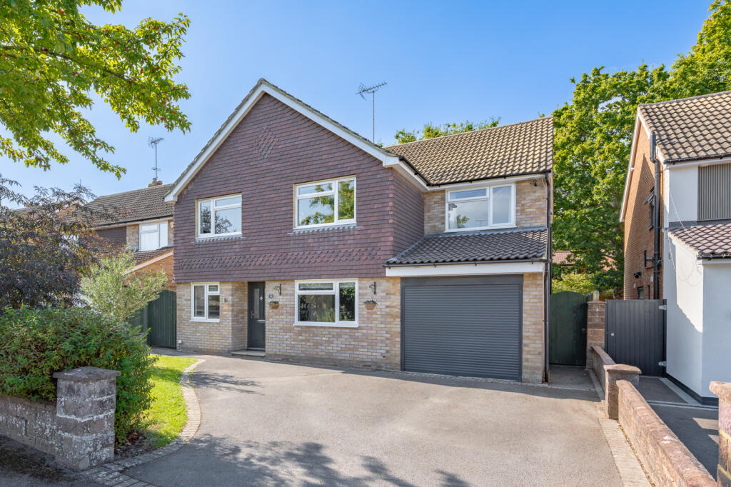 Main image of property: Kitsmead | Copthorne | RH10 | New Move Estate Agents