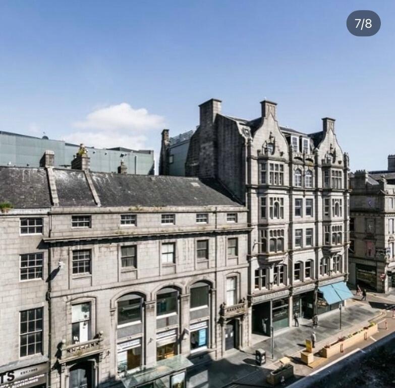 Main image of property: 0002L 31H ADELPHI
