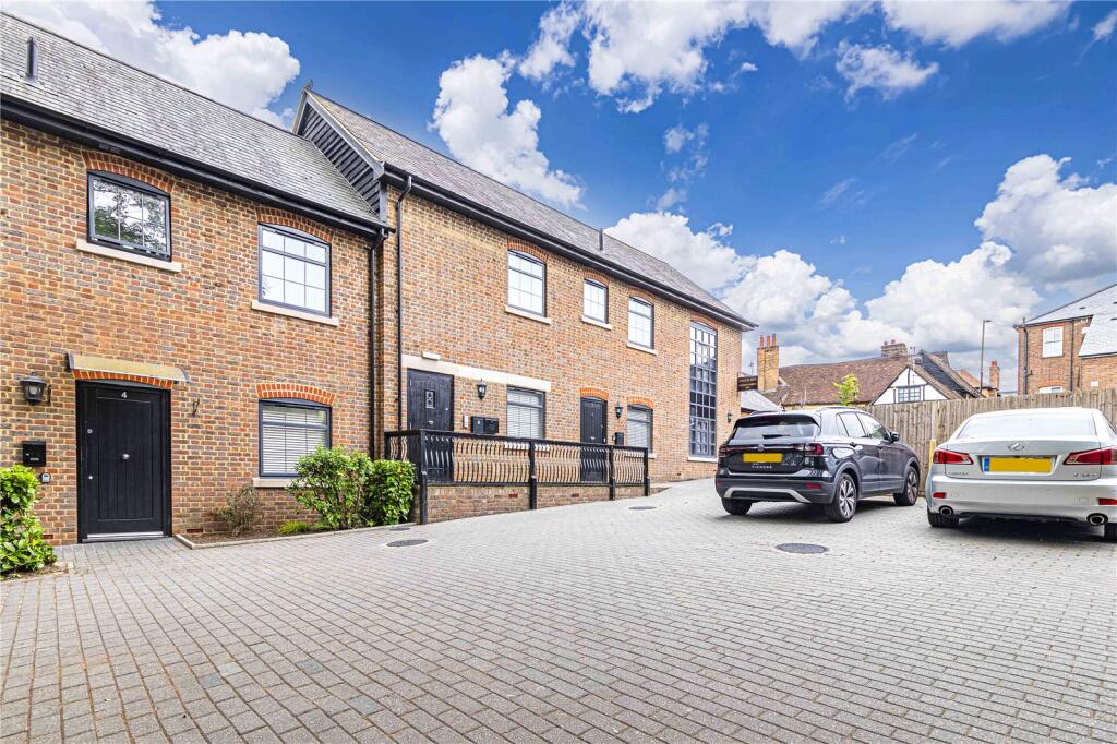 Main image of property: High Street, Kings Langley, Hertfordshire, WD4