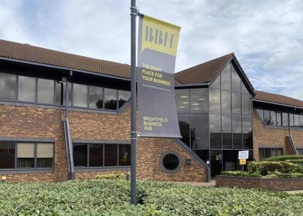 Brightfield-Business-Hub-foyer-entrance-scaled-e16