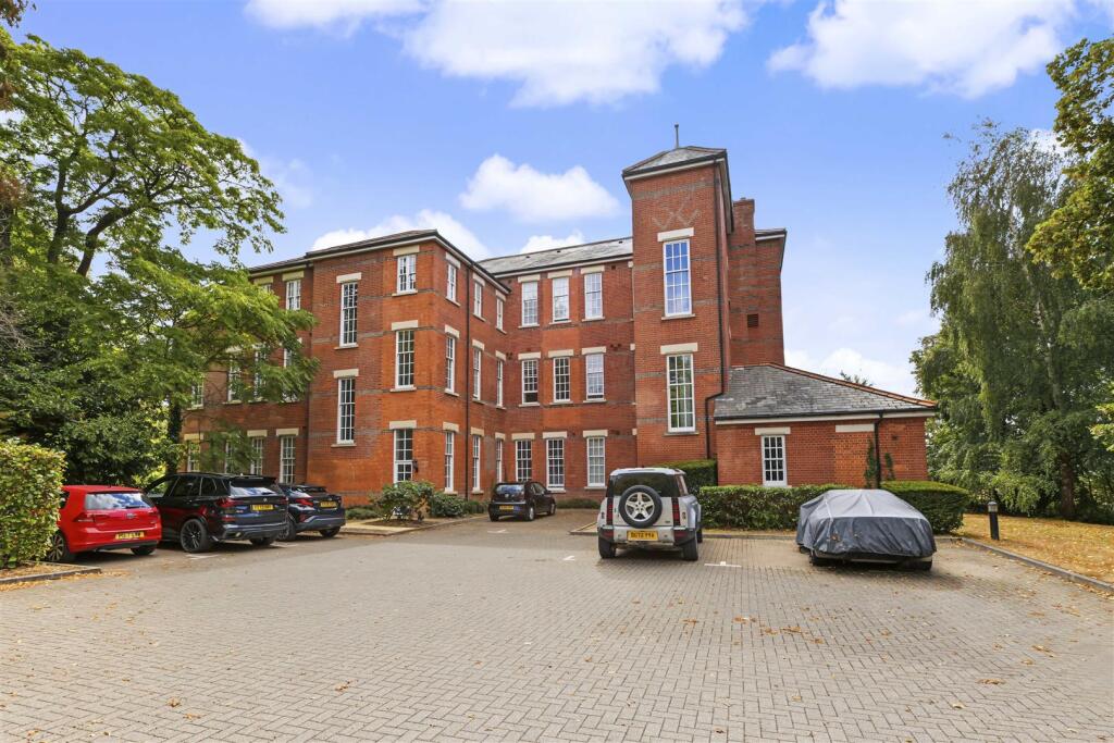 Main image of property: Azalea Close, Napsbury Park, St. Albans