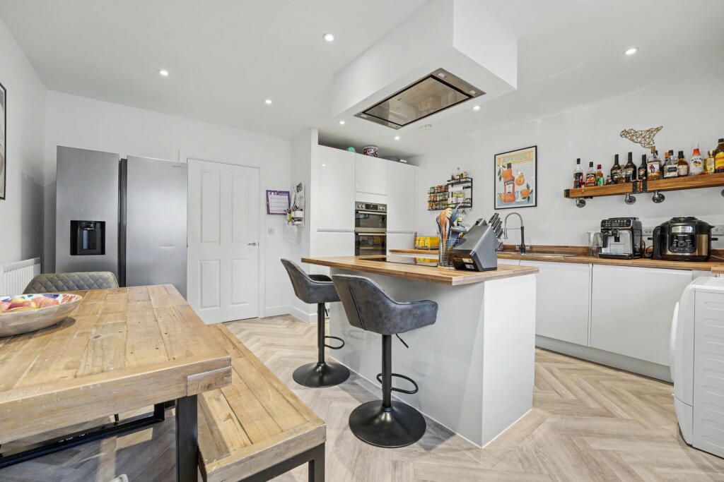 Main image of property: Rosefield Lane, Newhall, Harlow, Essex, CM17 9SE