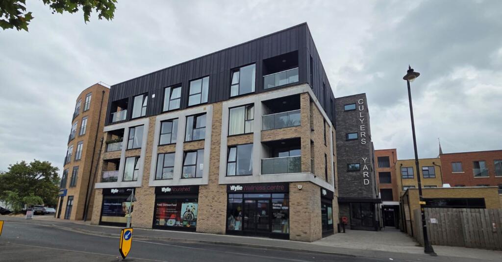 Main image of property: 7 Culyers Yard, 40 William Hunter Way, Brentwood, Essex, CM14 4WT