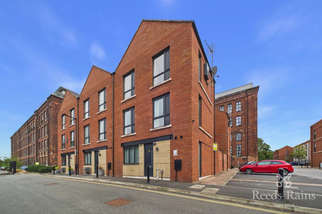 Main image of property: Elisabeth Gardens, Stockport, Greater Manchester, SK5