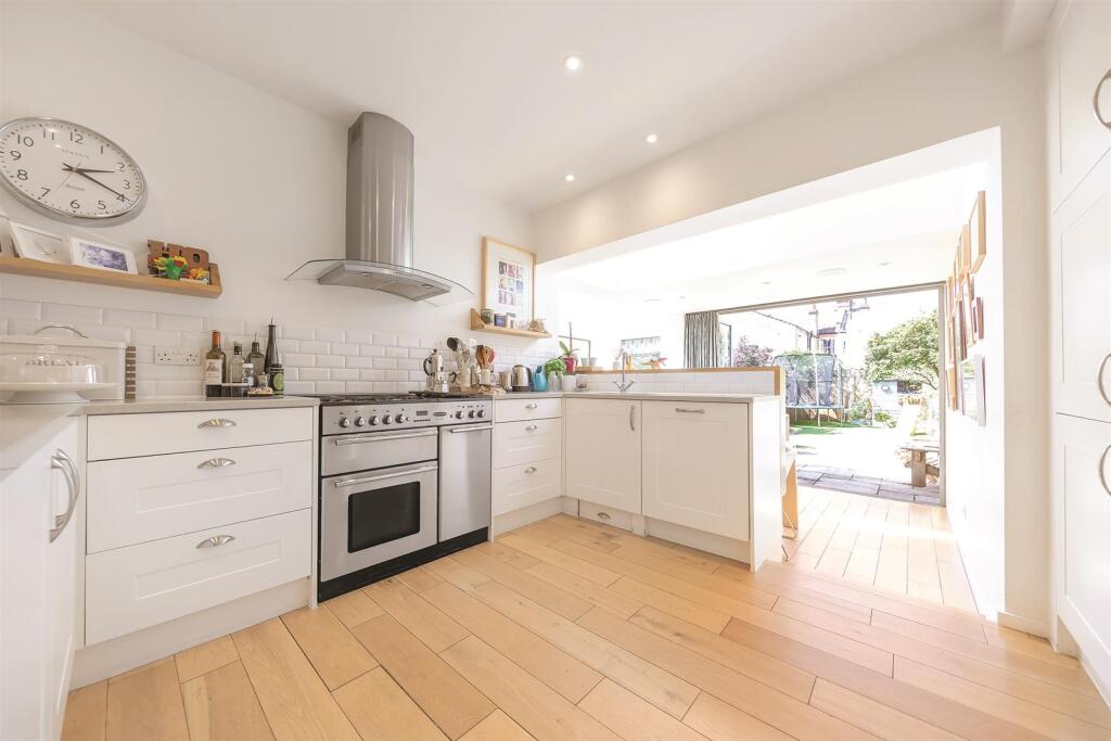 Main image of property: Littleton Street, Earlsfield, London, SW18