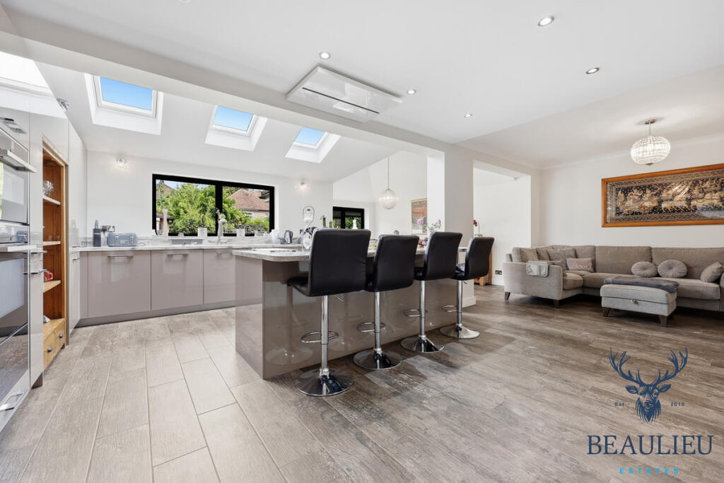 Main image of property: Second Avenue, Broomfield, CM1 4