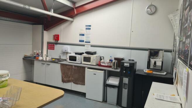 UNIT 4 KITCHEN