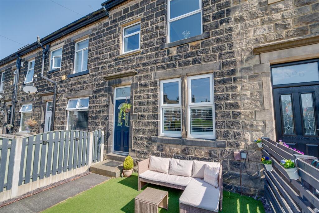 Main image of property: Alexandra Terrace, Yeadon, Leeds