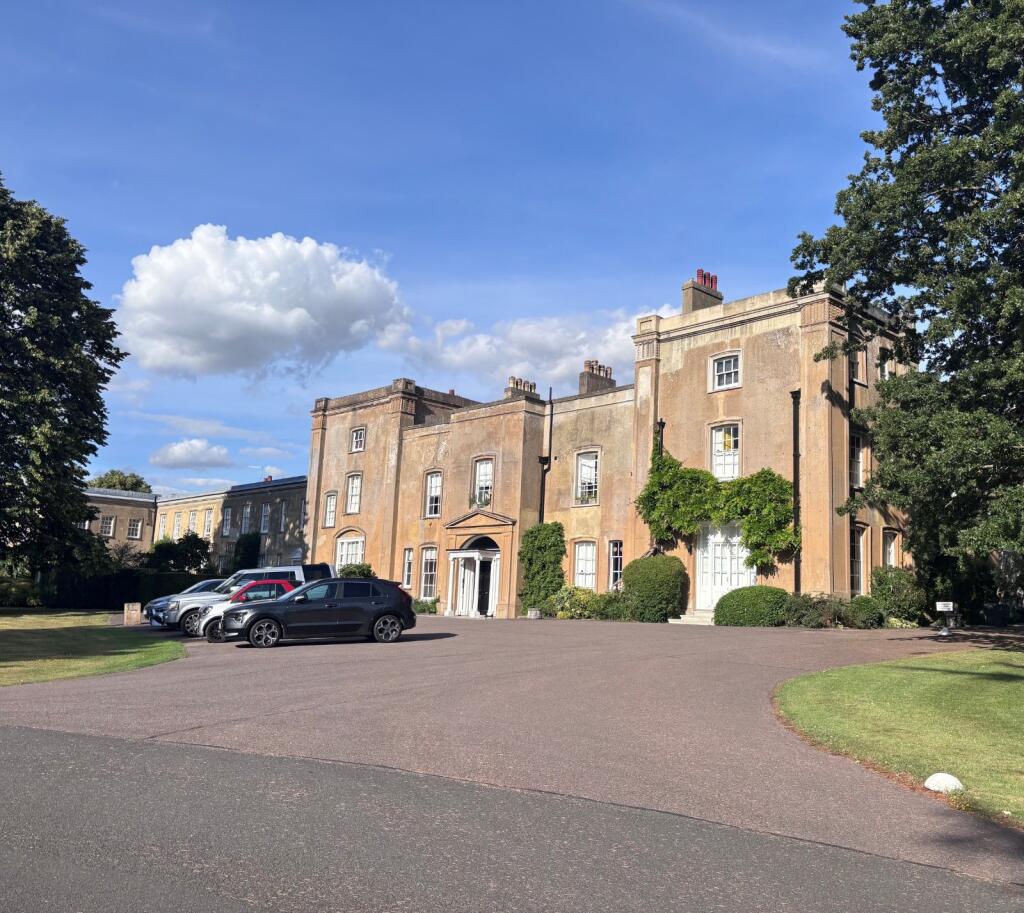 Main image of property: Hatfield Heath Road, Sawbridgeworth, Hertfordshire, CM21