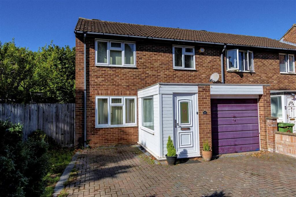 Main image of property: Broadlands Avenue, Boyatt Wood, Southampton