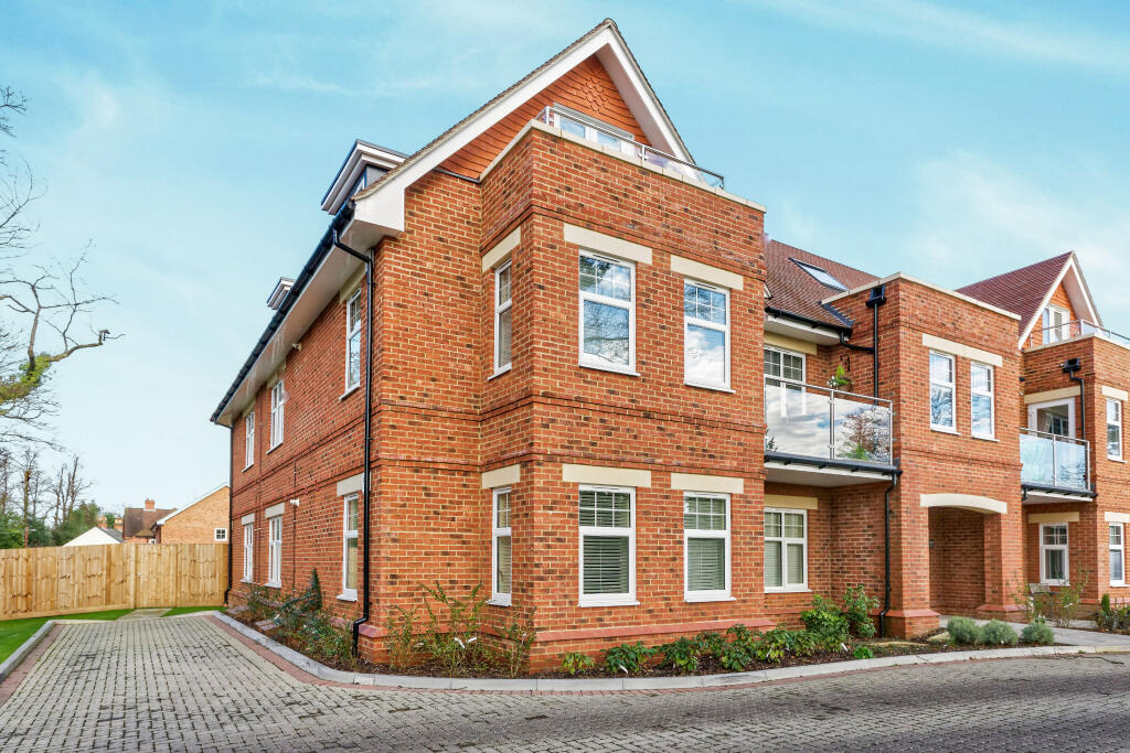 Main image of property: Crossways, St. Marks Road, Binfield, RG42