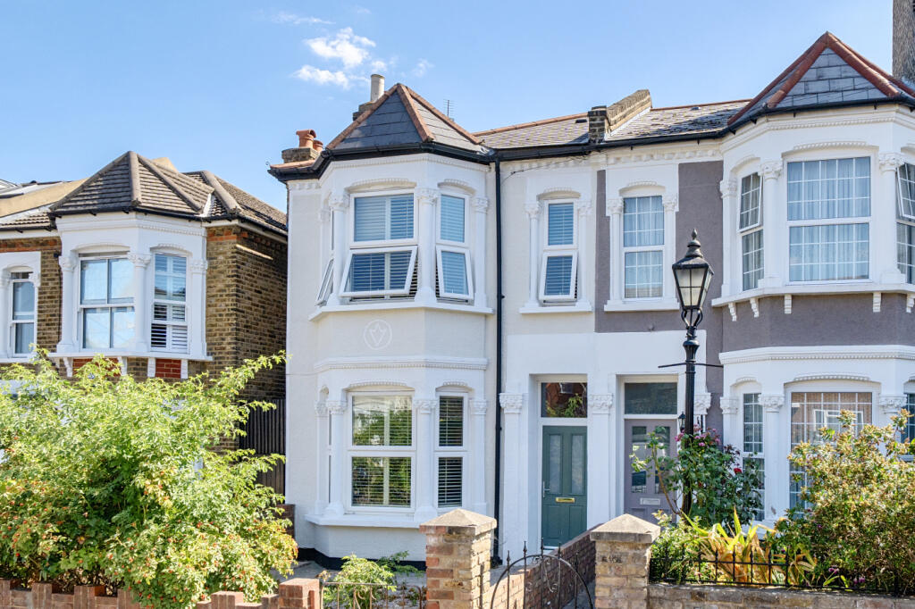Main image of property: Farren Road, London, SE23