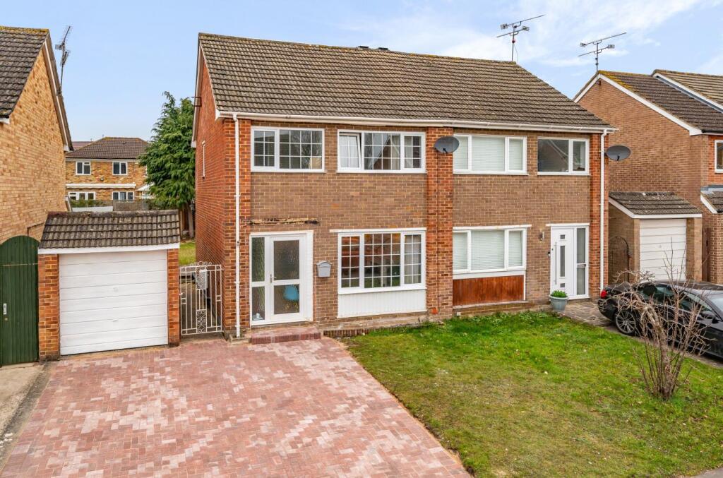 Main image of property: Oak Avenue, Owlsmoor, Sandhurst