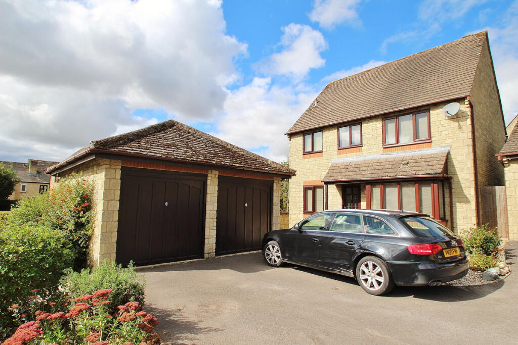 Main image of property: Ralegh Crescent, Witney, OX28