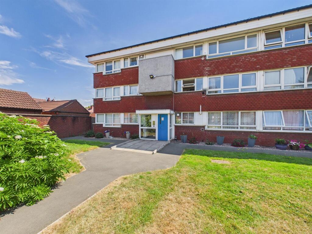 Main image of property: Templar Court, Nuneaton