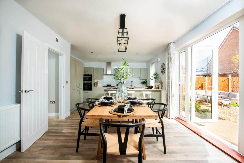 Main image of property: Minsmere Road,


Keynsham
BS31 1PT