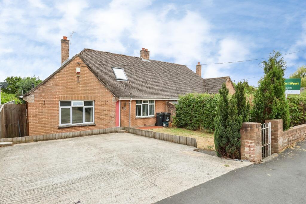 Main image of property: Wareham Road, Lytchett Matravers, Poole, Dorset, BH16