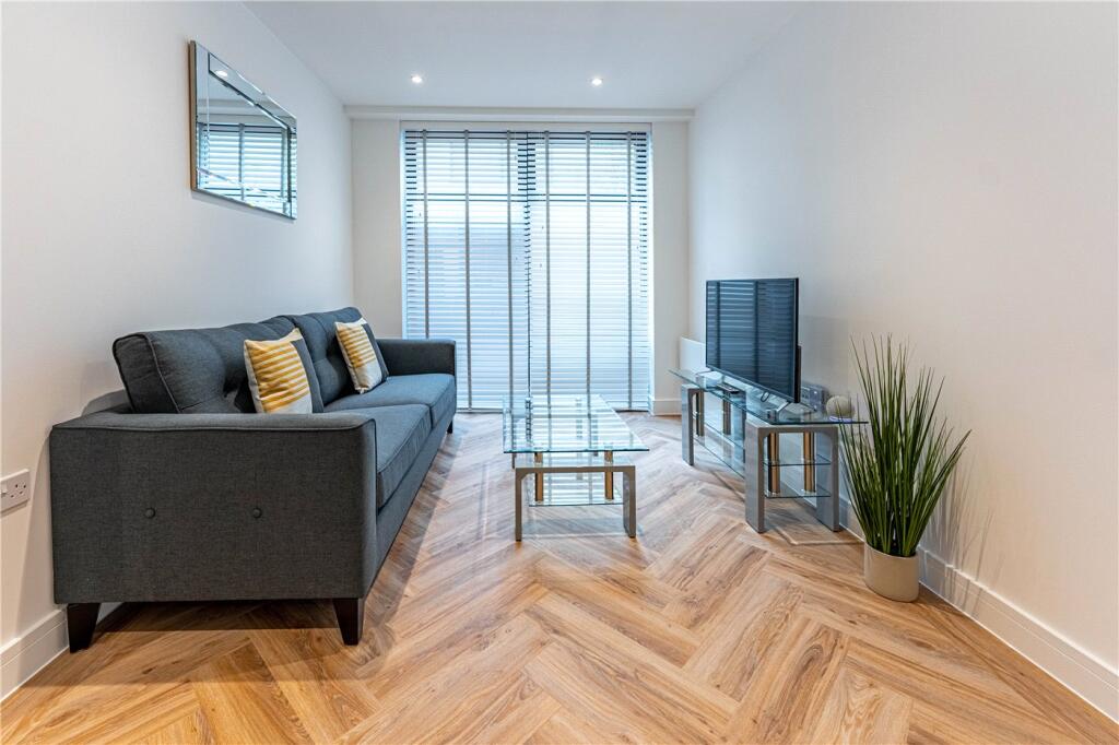 Main image of property: Wellington House, London Street, Reading, RG1